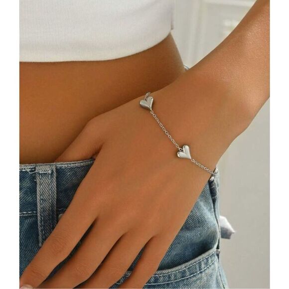 Silver Heart Bracelet - Picture 1 of 9
